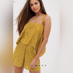 ASOS|Mustard Yellow Ditsy Floral Spaghetti Strap flowy romper•••NWT Size 6